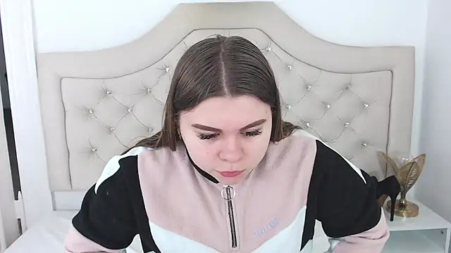 Snapshot of AbbyPleasure chatting on December 2024 09:39:01 AM AbbyPleasure online show from December 2024 09:39:01 AM