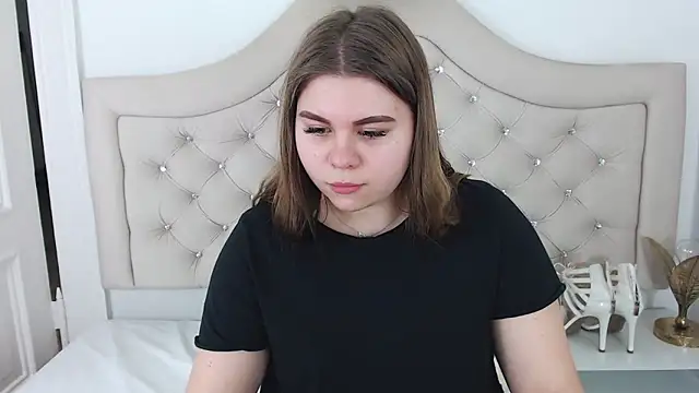 Snapshot of AbbyPleasure chatting on December 2024 03:02:01 PM AbbyPleasure online show from December 2024 03:02:01 PM