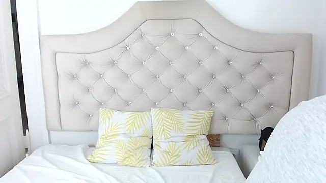 Snapshot of AbbyPleasure chatting on January 2025 03:51:01 PM AbbyPleasure online show from January 2025 03:51:01 PM