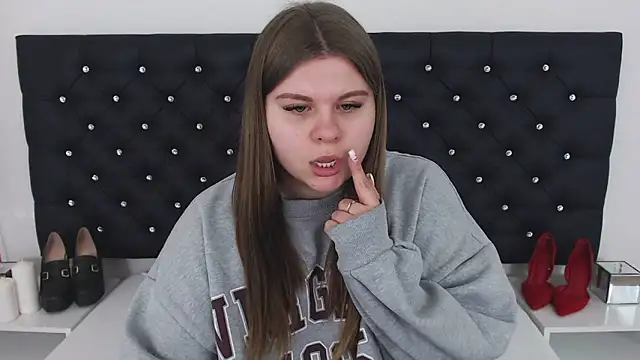 Snapshot of AbbyPleasure chatting on February 2025 12:58:01 PM AbbyPleasure online show from February 2025 12:58:01 PM