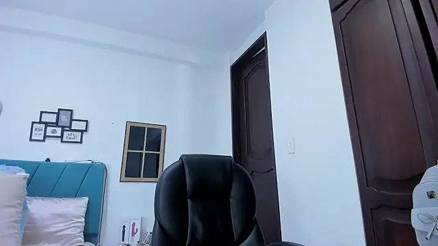 kamila lopez online show from November 2025 10:31:02 PM