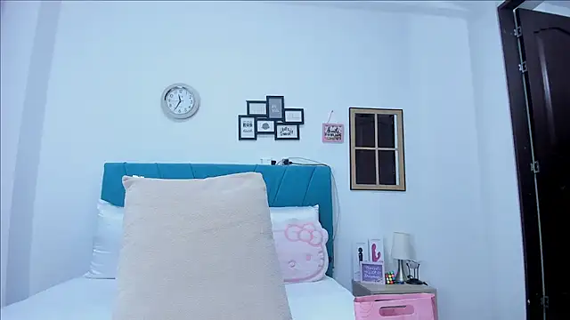 kamila lopez online show from March 2026 08:35:02 PM