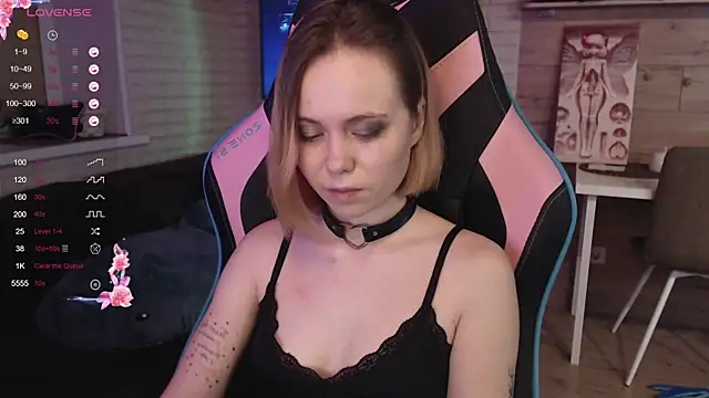 lucy mirror online show from November 2025 09:03:02 PM