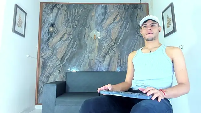 liam genner  online show from February 2025 07:46:01 PM