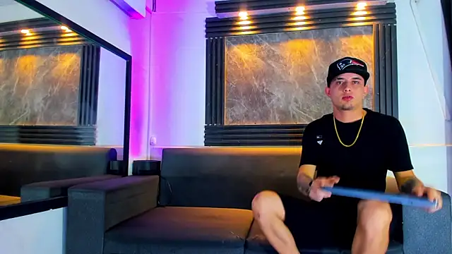 liam genner  online show from September 2025 08:09:01 PM