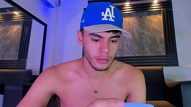 liam genner  online show from September 2025 08:00:02 PM