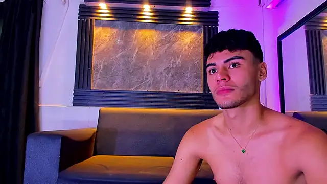 liam genner  online show from November 2025 07:56:02 PM