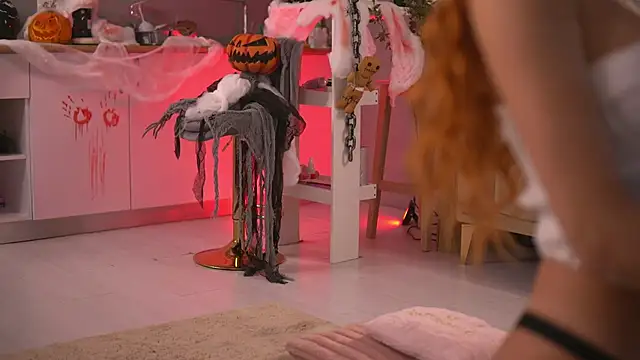 Snapshot of ButterflyLeah chatting on November 2025 02:43:02 AM ButterflyLeah online show from November 2025 02:43:02 AM