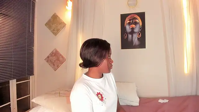 Snapshot of Kenia_Montez chatting on January 2025 10:00:02 AM Kenia Montez online show from January 2025 10:00:02 AM