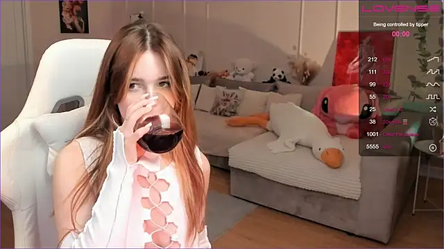 Frau Lina online show from November 2025 02:09:01 PM