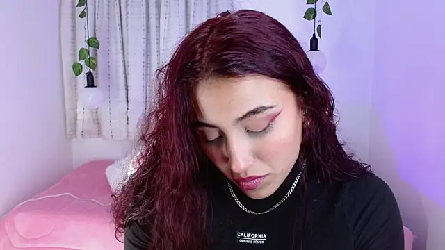 Snapshot of veronicaxx69 chatting on December 2024 01:38:02 PM veronicaxx69 online show from December 2024 01:38:02 PM