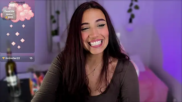 Snapshot of veronicaxx69 chatting on December 2024 05:33:02 AM veronicaxx69 online show from December 2024 05:33:02 AM