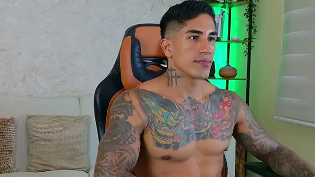 AdanReilly online show from February 2025 09:37:02 PM