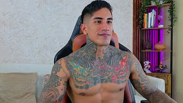 Snapshot of AdanReilly chatting on January 2026 05:05:01 PM AdanReilly online show from January 2026 05:05:01 PM