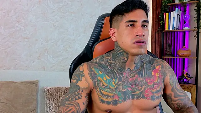 Snapshot of AdanReilly chatting on February 2026 10:21:01 PM AdanReilly online show from February 2026 10:21:01 PM