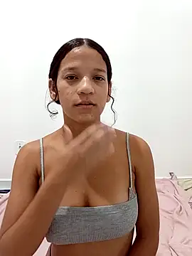 Snapshot of By_Aninha chatting on November 2025 07:40:01 AM By Aninha online show from November 2025 07:40:01 AM