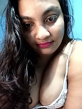 Snapshot of HottyOlly chatting on October 2025 05:44:02 PM HottyOlly online show from October 2025 05:44:02 PM