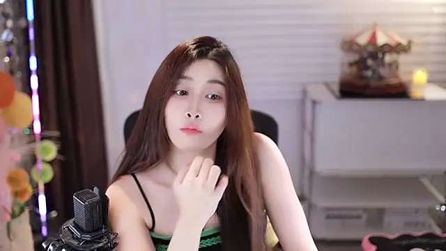 Snapshot of SleepArtist chatting on November 2025 03:17:02 PM SleepArtist online show from November 2025 03:17:02 PM