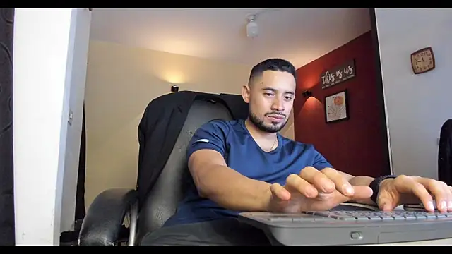 Snapshot of thesexlawyer1 chatting on November 2025 10:43:02 PM thesexlawyer1 online show from November 2025 10:43:02 PM