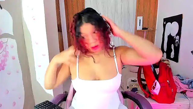 Emily Coper18 online show from June 2026 01:55:01 PM