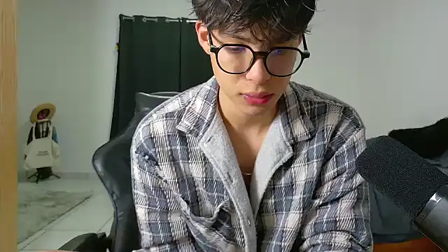 Jacotnk online show from October 2025 04:20:02 AM