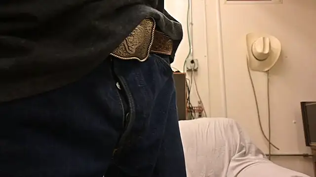 Snapshot of joeiandola chatting on January 2025 09:29:02 PM joeiandola online show from January 2025 09:29:02 PM