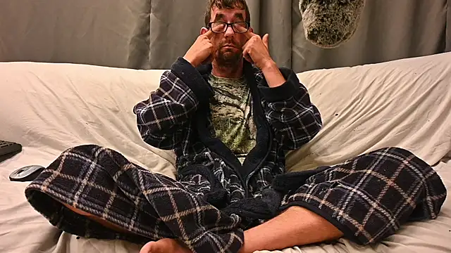 Snapshot of joeiandola chatting on September 2025 08:24:01 PM joeiandola online show from September 2025 08:24:01 PM