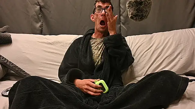 Snapshot of joeiandola chatting on October 2025 05:22:02 PM joeiandola online show from October 2025 05:22:02 PM