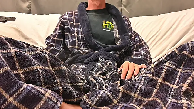 Snapshot of joeiandola chatting on October 2025 03:32:02 PM joeiandola online show from October 2025 03:32:02 PM