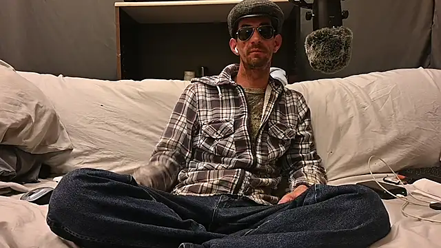 Snapshot of joeiandola chatting on October 2025 05:25:02 PM joeiandola online show from October 2025 05:25:02 PM