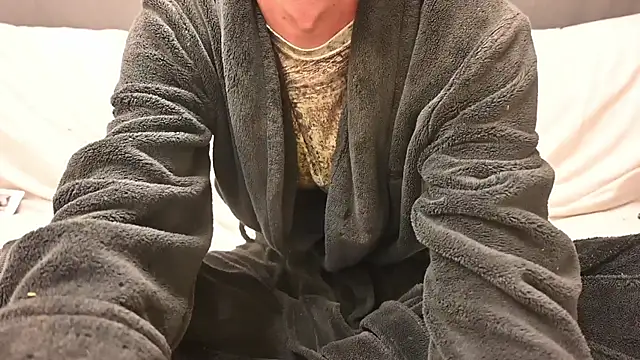 Snapshot of joeiandola chatting on October 2025 04:52:01 PM joeiandola online show from October 2025 04:52:01 PM