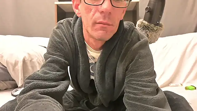 Snapshot of joeiandola chatting on October 2025 03:52:01 PM joeiandola online show from October 2025 03:52:01 PM