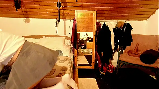 Snapshot of Hot_Colettte chatting on October 2025 09:47:02 PM Hot Colettte online show from October 2025 09:47:02 PM