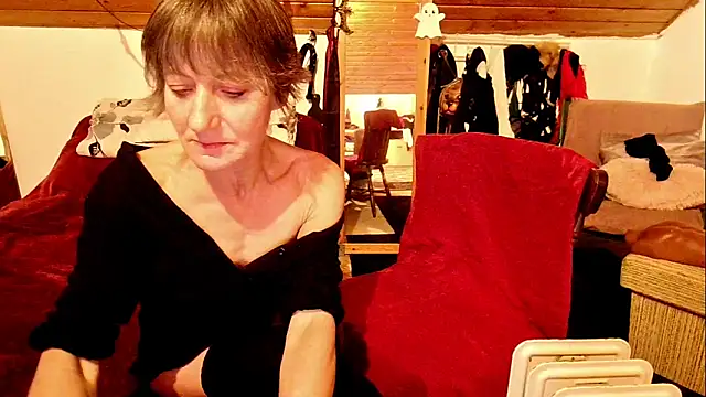 Snapshot of Hot_Colettte chatting on November 2025 09:58:01 PM Hot Colettte online show from November 2025 09:58:01 PM