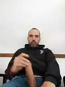 leon3875 online show from December 2024 03:30:02 PM