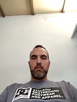 leon3875 online show from November 2025 03:35:01 PM