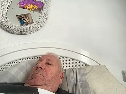 Bossinmidd12 online show from February 2025 12:37:02 PM