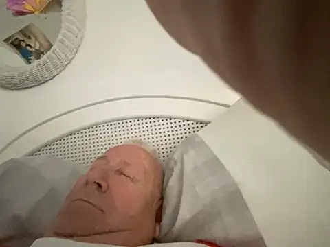 Bossinmidd12 online show from February 2025 10:17:02 AM