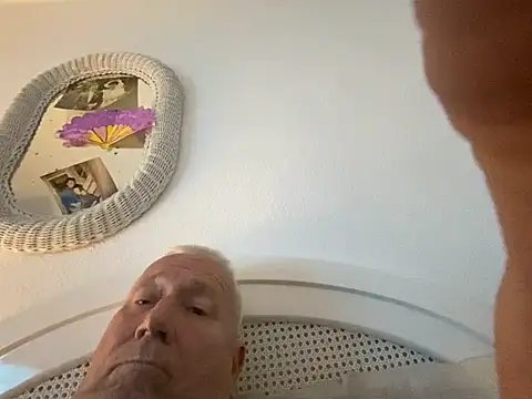 Bossinmidd12 online show from February 2025 10:42:02 PM