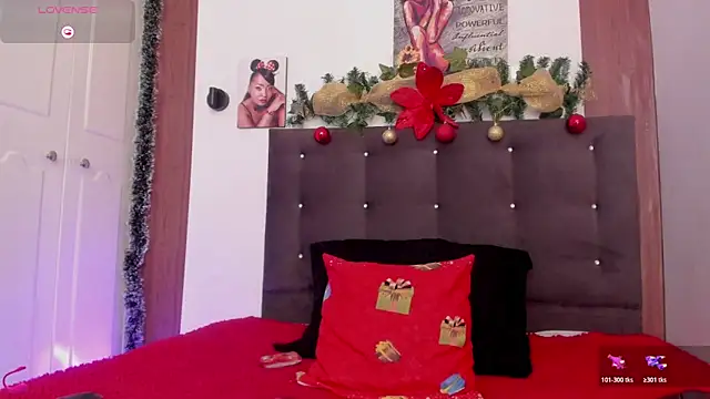 Reina Love2 online show from November 2025 01:14:02 PM