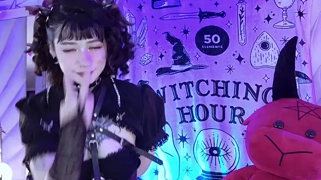 zephirahabney online show from November 2025 01:57:01 PM