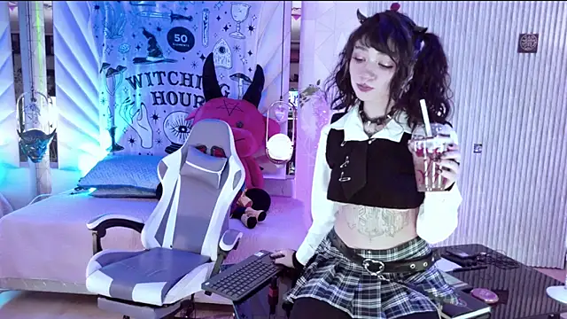 zephirahabney online show from November 2025 03:02:01 PM