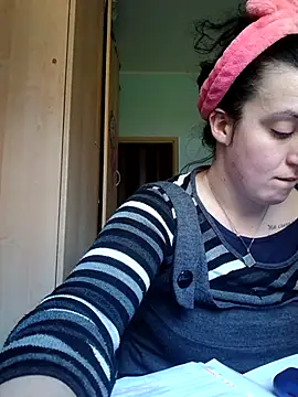 LadyMinnie online show from April 2026 01:01:02 PM