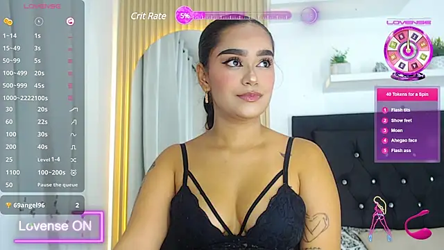 Snapshot of coraline_v chatting on March 2025 03:56:02 AM coraline v online show from March 2025 03:56:02 AM