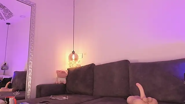 Isabella francoo online show from January 2026 12:21:01 PM