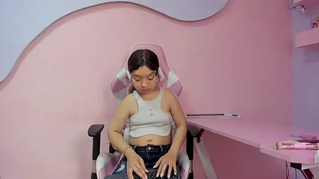 CharlotteMuller online show from February 2026 07:34:02 PM