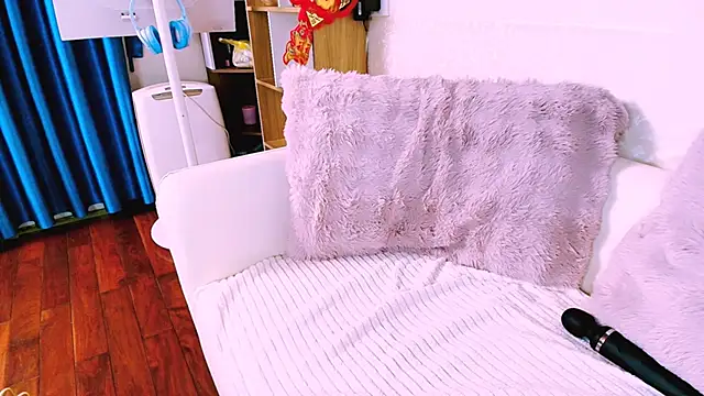 Snapshot of Lee_Mi chatting on February 2026 02:54:02 PM Lee Mi online show from February 2026 02:54:02 PM