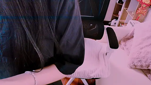 Snapshot of Lee_Mi chatting on February 2026 04:36:01 PM Lee Mi online show from February 2026 04:36:01 PM