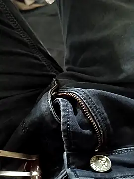 HeftyTheory7 online show from November 2025 12:38:01 PM