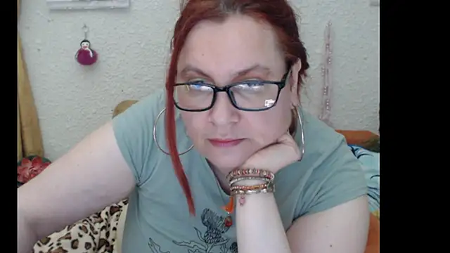 Snapshot of PlayfullMature chatting on October 2025 11:32:02 AM PlayfullMature online show from October 2025 11:32:02 AM